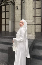 White Abaya – Timeless Elegance