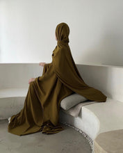 Olive Abaya With Hijab – Subtle Sophistication .The perfect blend of comfort and coverage.