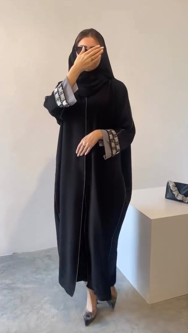 Classic Black Abaya-Pure Simplicity, Maximum Style