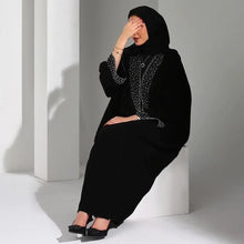 Black Abaya Kimono With Hijab – Modern Modesty with Timeless Elegance-Style it your way—open, belted, or layered.