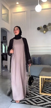 Elegant Black and Pink Abaya | Modestwear with Feminine Charm
